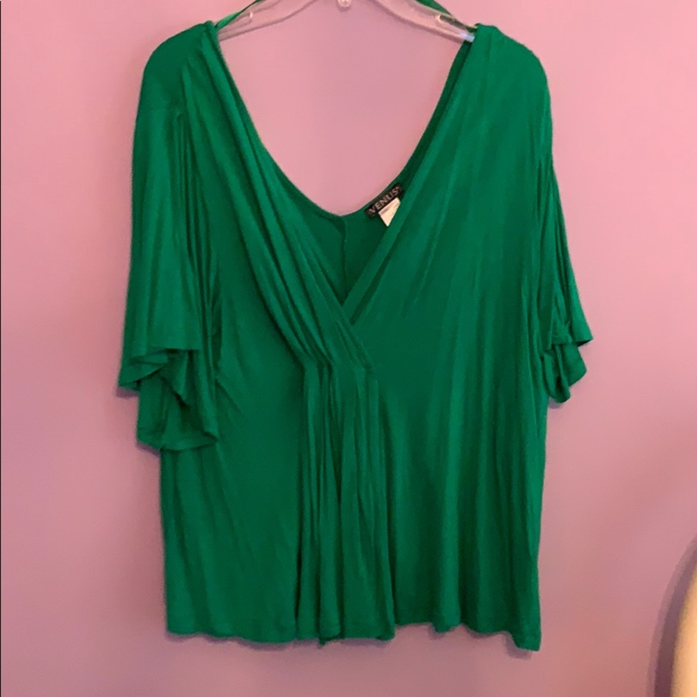 Emerald green v neck top!